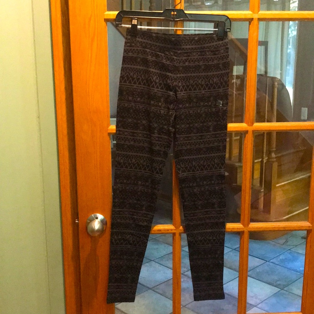 2015 ish Express women’s legging. Elastic waist & length is to ankle.  Size XS.